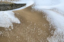 Sable granit et neige dans les dunes de Cabourg